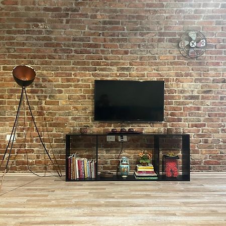Bricks Apartment Near Pazari I Ri Tirana Zewnętrze zdjęcie