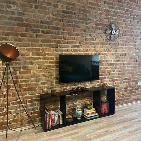 Bricks Apartment Near Pazari I Ri Tirana Zewnętrze zdjęcie
