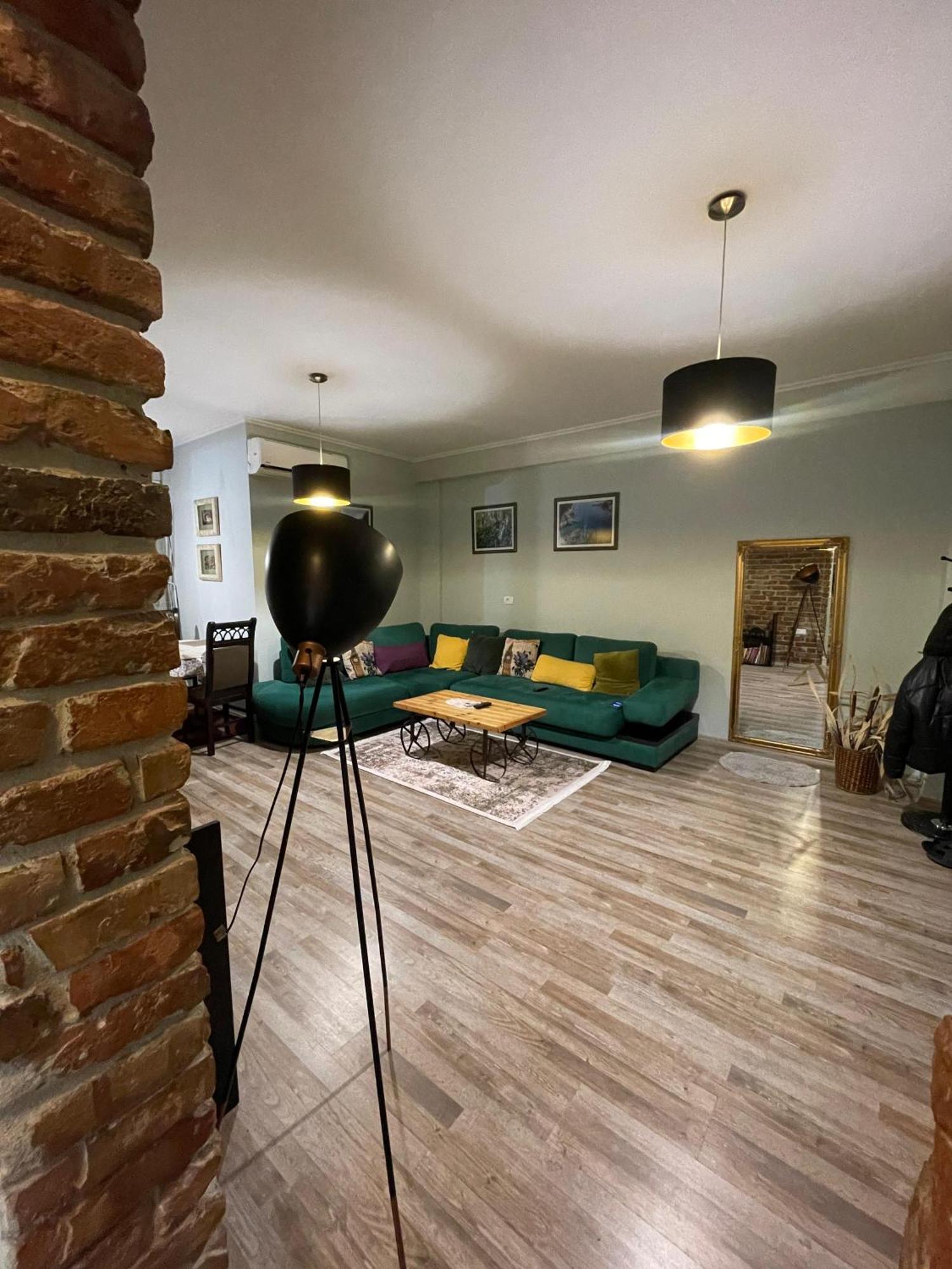 Bricks Apartment Near Pazari I Ri Tirana Zewnętrze zdjęcie