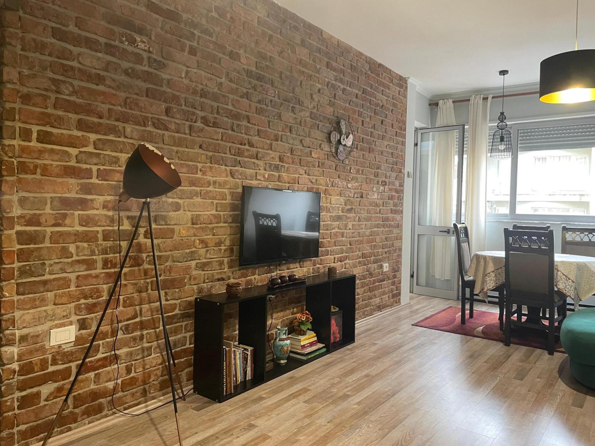 Bricks Apartment Near Pazari I Ri Tirana Zewnętrze zdjęcie